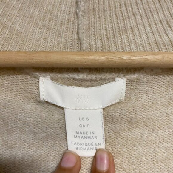 H&M Oversized V-Neck Women's Cardigan Sweater US Size S - Picture 6 of 7